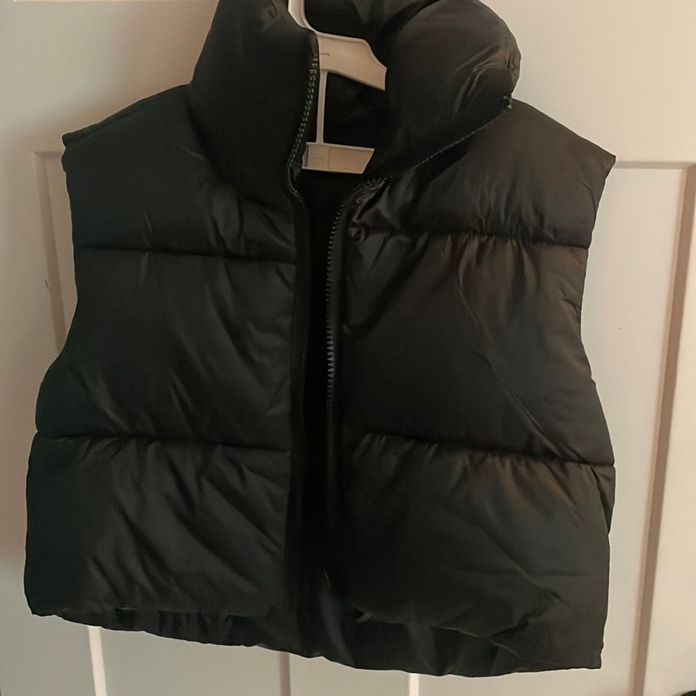 Cropped vest